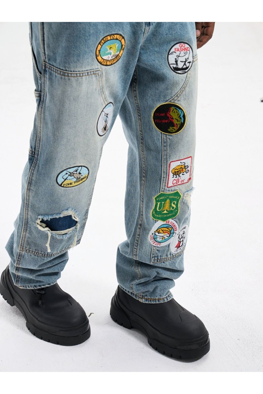 Jeans With Flare Design Patch - Strada Fashion